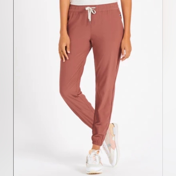 Vuori Women's Weekend Jogger Terracotta - Picture 9 of 9